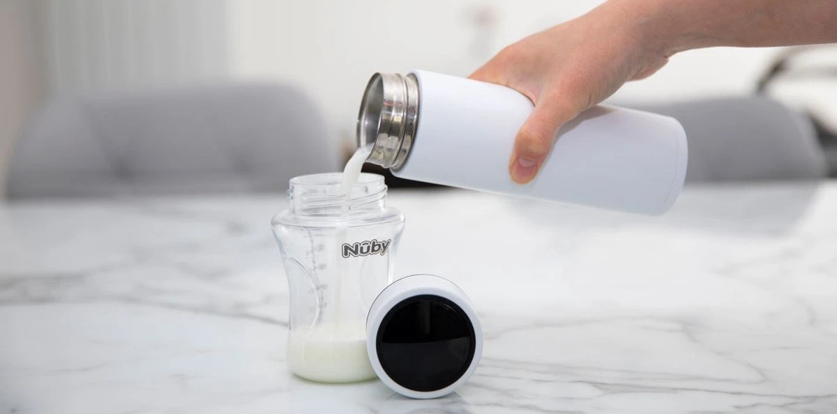 Nûby - RapidCool™ - Maak de perfecte flesvoeding voor je baby - Flessenkoeler - Inclusief melkpoederdispenser en digitaal deksel - Wit