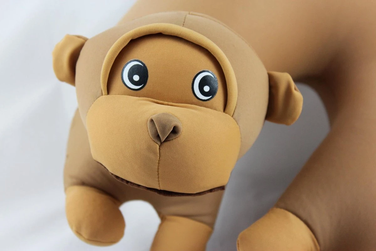 Cuddlebug U-shape kussen | Aap | Knuffel | Kinderen