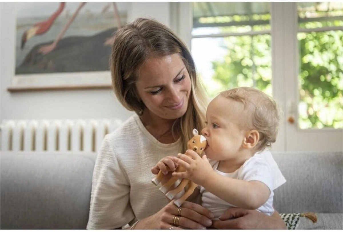 Sophie de giraf- Bijtspeelgoed - FanFan het hertje - 100% natuurlijk rubber